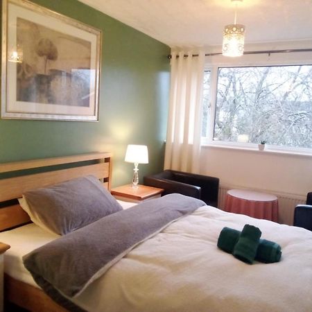 1 Luxurious Double Bedroom With Private Shower ريدينج المظهر الخارجي الصورة