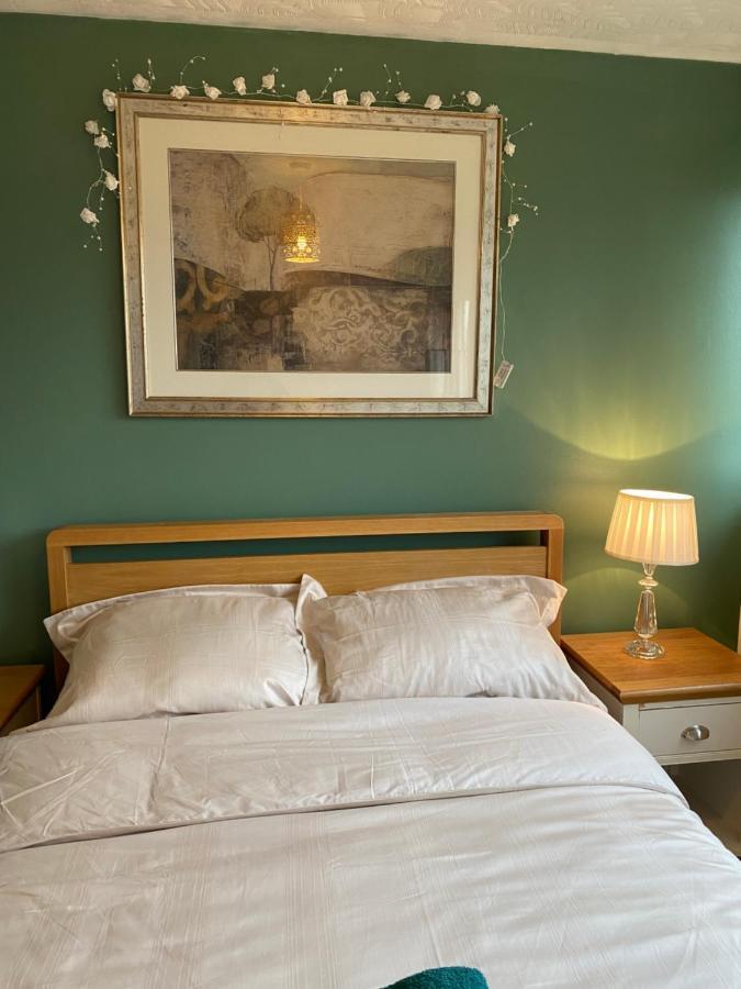 1 Luxurious Double Bedroom With Private Shower ريدينج المظهر الخارجي الصورة